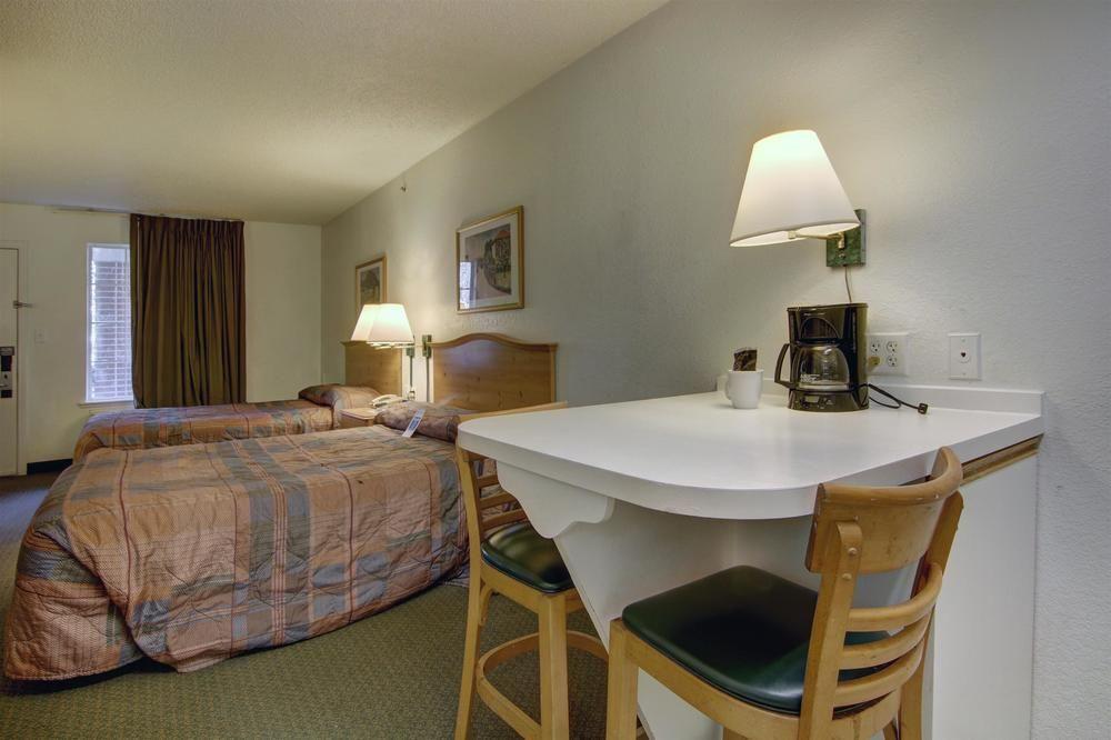 Atlanta Hotel Розуел Екстериор снимка