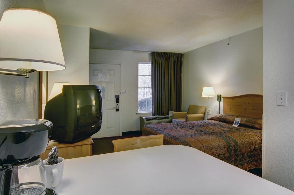 Atlanta Hotel Розуел Екстериор снимка