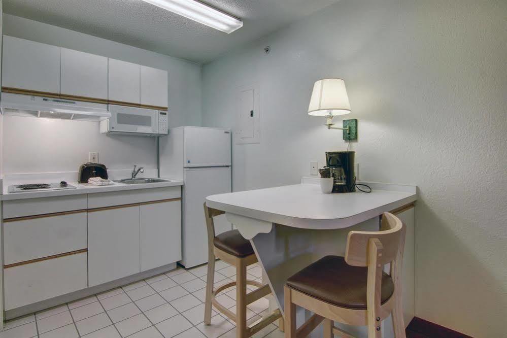 Atlanta Hotel Розуел Екстериор снимка